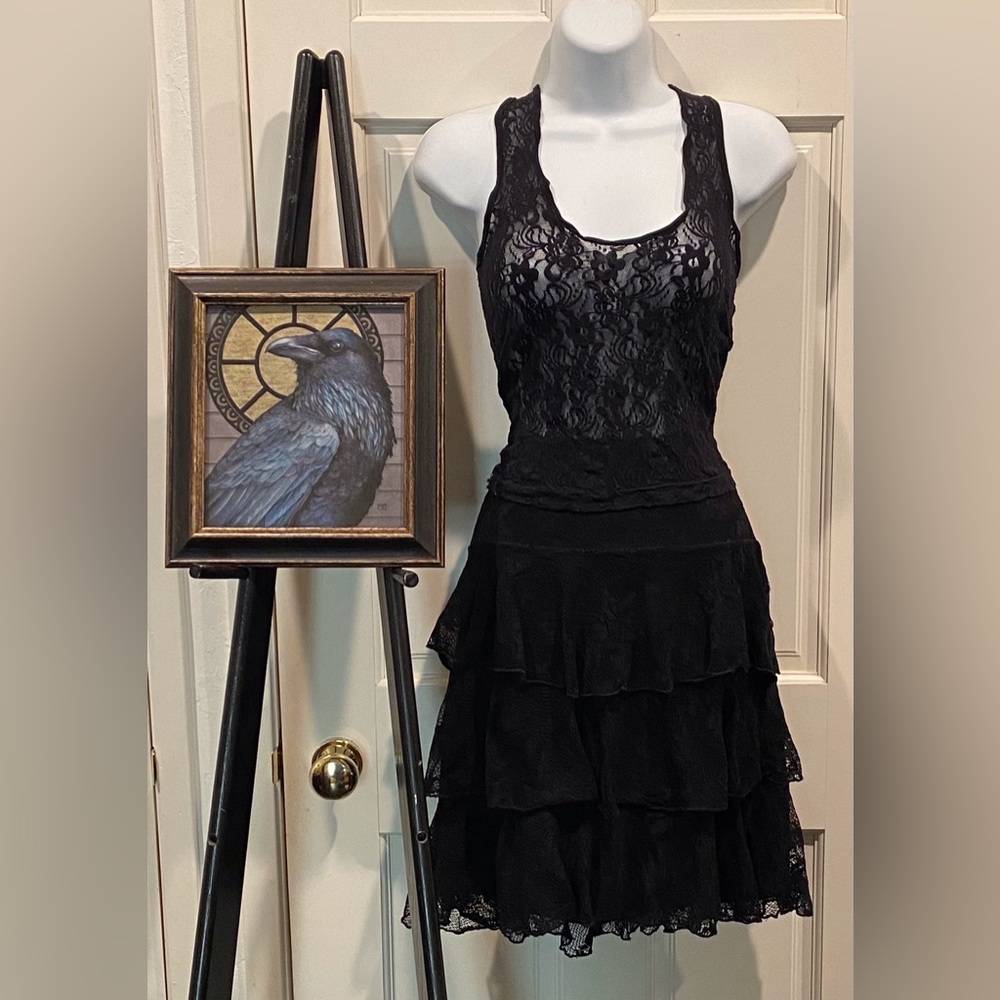 Flirty multi layered black lace mini skirt - Picture 3 of 15